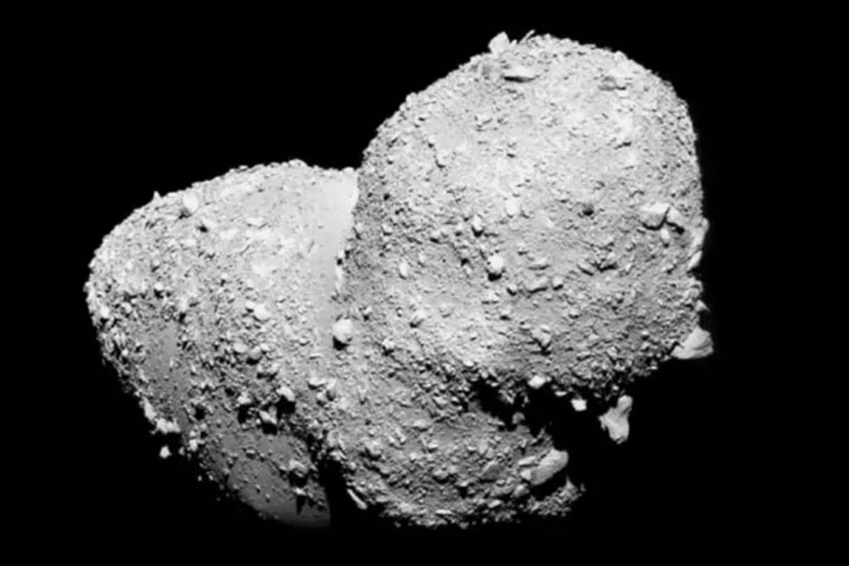 Астероид&nbsp;Итокава, с которого были собраны образцы грунта&nbsp;космическим аппаратом «Хаябуса».<br>JAXA<br>